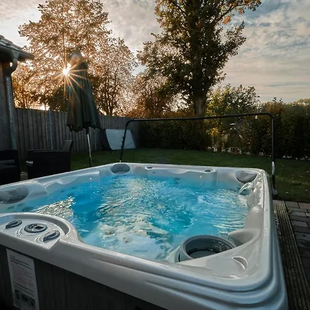 Fleesentraum Silbermoewe - Luxushaus - Ideal Fuer Familien - Whirlpool Sauna Kamin Garten - Hunde Willkommen! Appartement